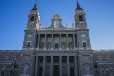 Antik Almudena Katedrali