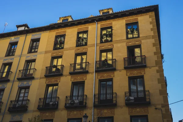 Самая старая улица в столице Испании — стоковое фото