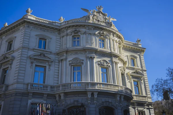 Fachada linares del palacio de Madrid — Foto de Stock