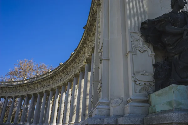 Jezero v parku Retiro, Madrid, Španělsko — Stock fotografie