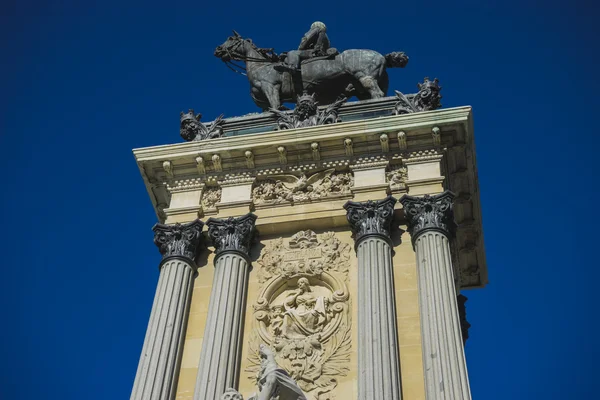 Памятник королю Альфонсо XII — стоковое фото
