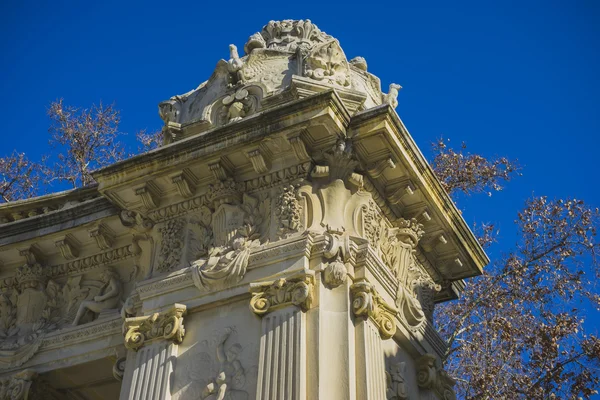 Lago en el parque del Retiro, Madrid España — Foto de Stock