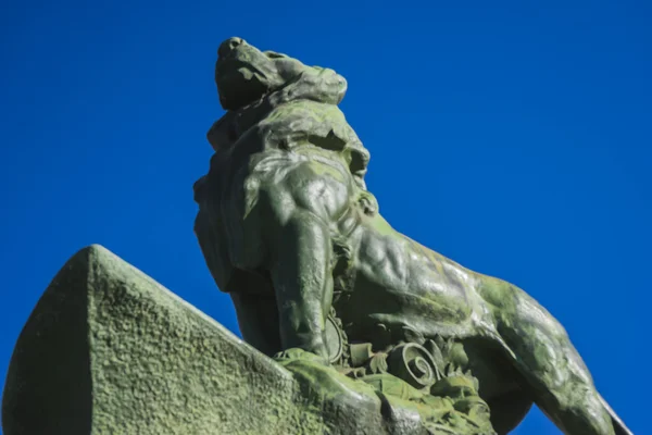 Escultura clásica de bronce de león — Foto de Stock