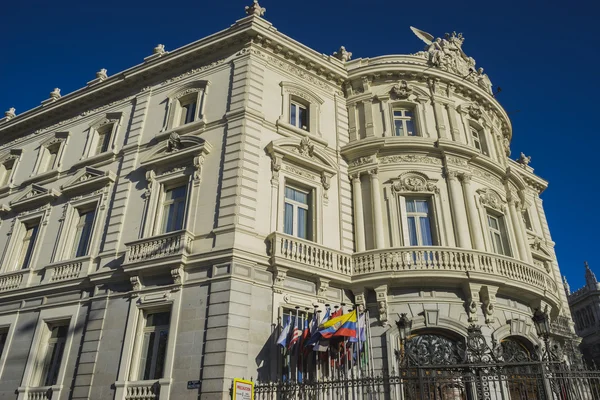 Fachada linares del palacio de Madrid — Foto de Stock