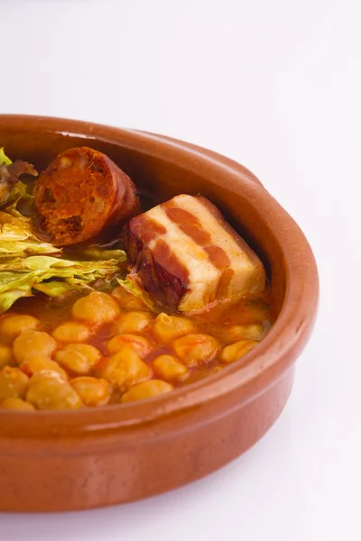 Guisado de Madrid em panela de barro — Fotografia de Stock