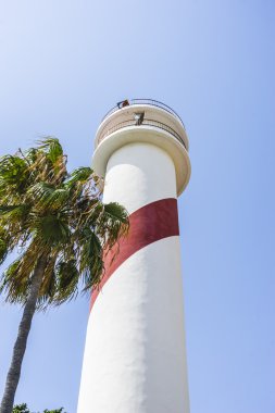 Fener kulesi Marbella deniz kenarında