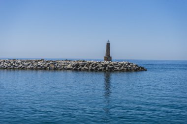 Fener kulesi Marbella deniz kenarında