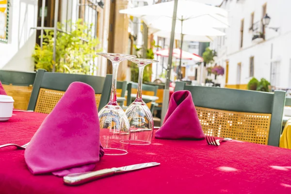 Empty glasses on table — Stock Photo, Image