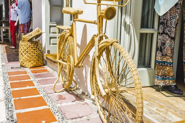 Hipster vintage bicycle on the streets of Marbella, Andalucia Sp — стоковое фото