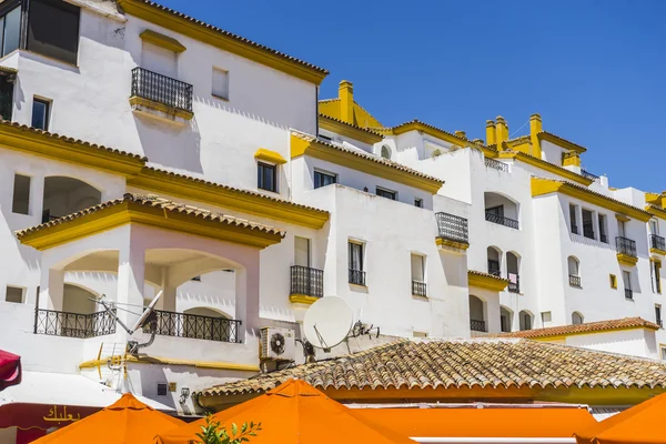 Ferienanlage mit Ferienwohnungen in Marbella — Stockfoto