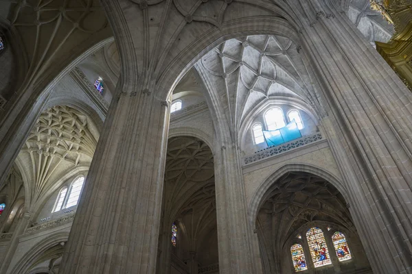 Innenraum der gotischen Kathedrale von Segovia — Stockfoto