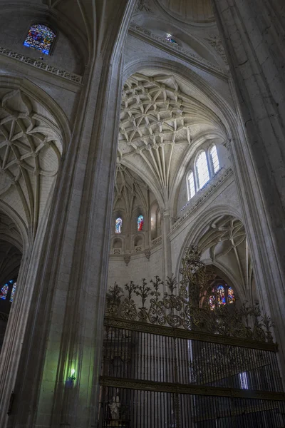 Інтер'єр готичного собору Segovia — стокове фото