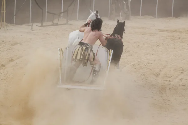 Roman chariot on gladiators fight — Stock Photo, Image