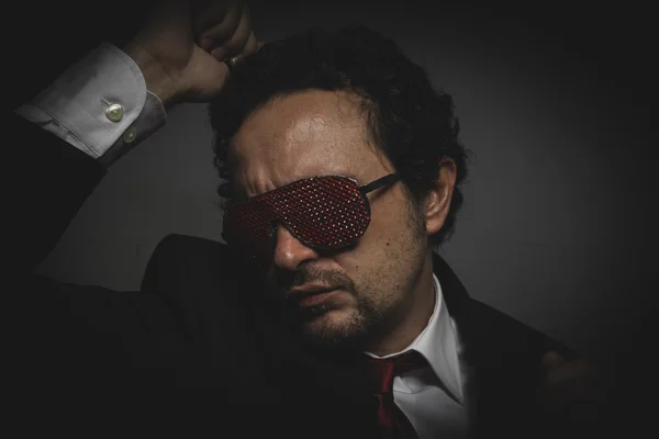 Hombre de negocios con gafas divertidas — Foto de Stock