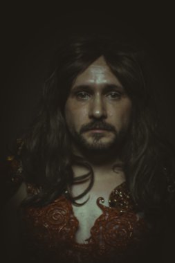 uzun saçlı savaşçı