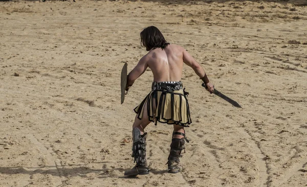 Gladiateur sur l'arène du cirque romain — Photo