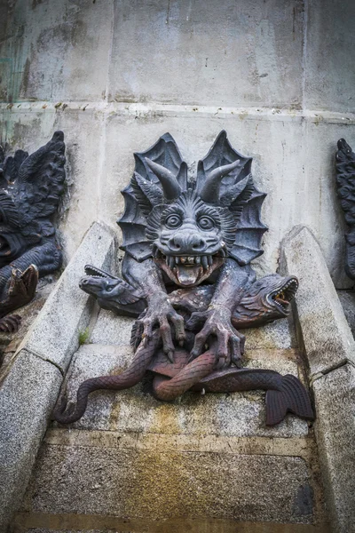 Bronzeskulptur des Monsters — Stockfoto