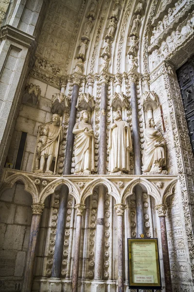 Ingresso laterale della Cattedrale di Toledo — Foto Stock