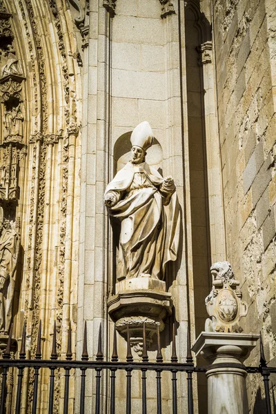 Escultura de obispo, catedral de toledo —  Fotos de Stock