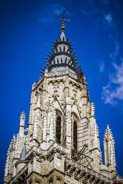 Wieża katedry w toledo, Hiszpania — Zdjęcie stockowe