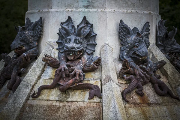 Скульптури демонічних монстрів — стокове фото