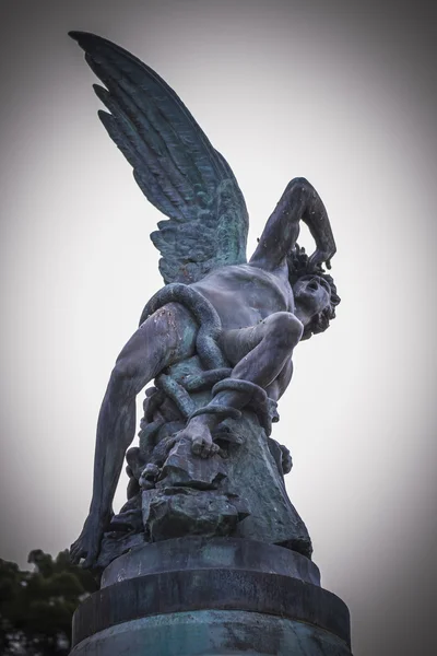 Fallen angel  sculpture — Stock Photo, Image