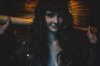 Beysbol sopası ile Meryem Ana