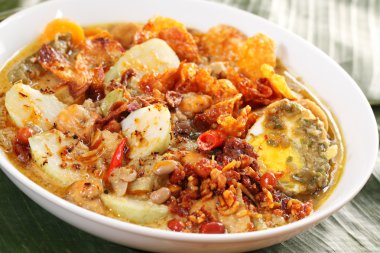 Lontong Sayur, Endonezya mutfak yemek