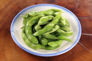 sağlıklı edamame meze tabağı