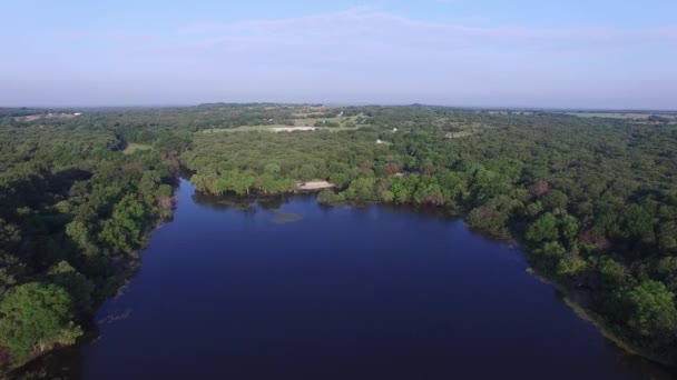 블랙 크릭 호수 Lbj 초원 텍사스에서에서 공중 비행. — 비디오