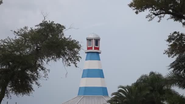 Leuchtturm im Leuchtturmviertel von Kemah. — Stockvideo