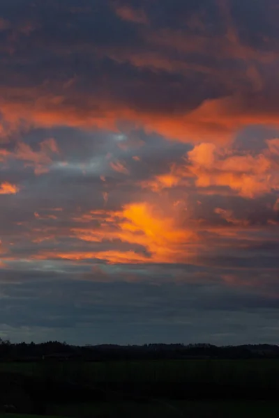 Bunter Bewölkter Abendhimmel Süddeutschland Wintersonnenuntergang — Stockfoto