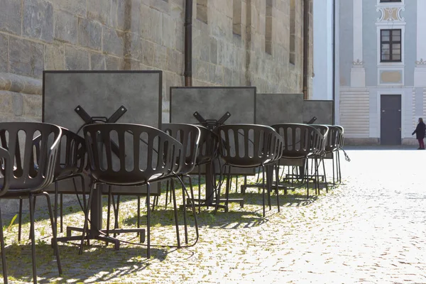 Restaurante Cafetería Covid Cerrar Mesa Vacía Sillas Ciudad Histórica Alemania —  Fotos de Stock