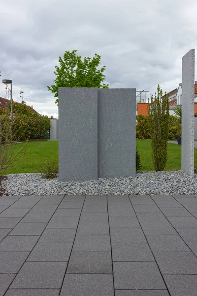 Moderne Tuin Van Huizen Het Voorjaar Duitsland Met Verse Planten — Stockfoto