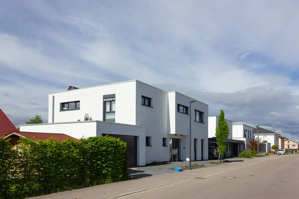 Moderna Fachada Casa Con Colores Blanco Gris Alemania Primavera Campo — Foto de Stock