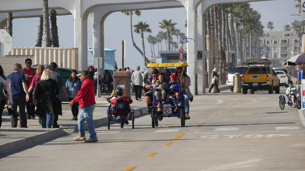 Oceanside California Feb 2020 Gente Caminando Paseo Marítimo Paseo Marítimo — Foto de Stock