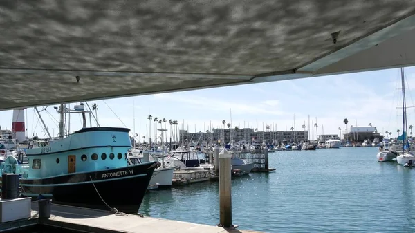 Oceanside Califórnia Eua Fevereiro 2020 Aldeia Portuária Com Barcos Iates — Fotografia de Stock