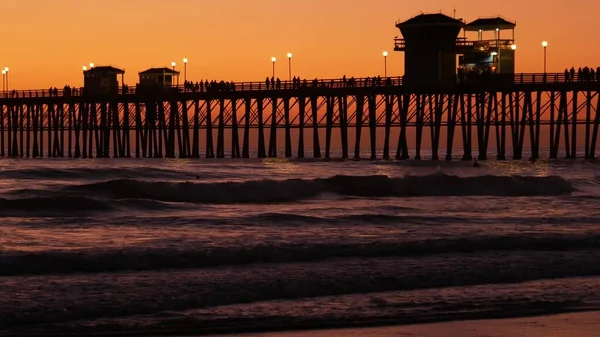 Oceanside Καλιφόρνια Ηπα Φεβ 2020 Surfer Σιλουέτα Ειρηνικός Ωκεανός Παραλία — Φωτογραφία Αρχείου