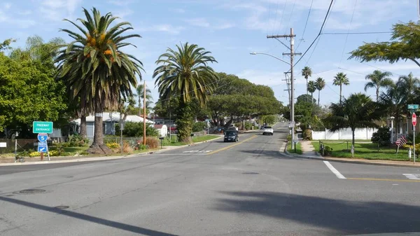 Oceanside Califórnia Eua Janeiro 2020 Casas Rua Suburbana Edifícios Genéricos — Fotografia de Stock