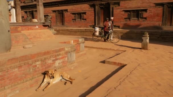 Bhaktapur Kathmandu Nepal Οκτωβρίου 2018 Καθημερινή Κίνηση Πεζών Στην Ανατολική — Αρχείο Βίντεο