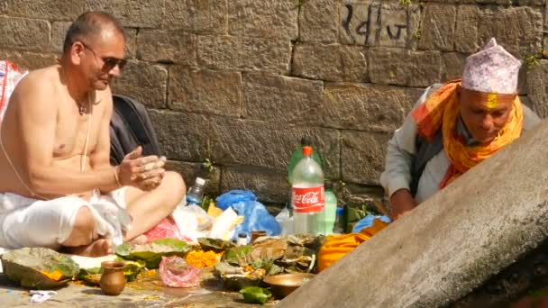 Kathmandu Nepal Října 2018 Sikha Dělá Rituály Truchlení Nad Mrtvými — Stock video