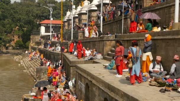 Kathmandu Nepal Oktober 2018 Sikha Gör Sorgeritualer Ber Med Brahman — Stockvideo