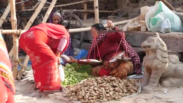 Бхактапур Катхманду Непал Октября 2018 Года Жители Азии Продающие Товары — стоковое видео