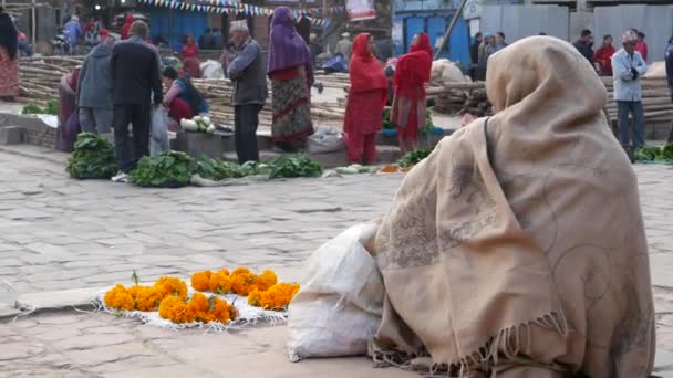 Bhaktapur Kathmandu Nepal Outubro 2018 Asiáticos Que Vendem Mercadorias Roupas — Vídeo de Stock