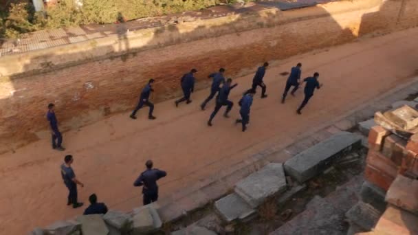 Bhaktapur Kathmandu Nepal Fegyveres Rendőr Egyenruhás Katona Kommunista Párthatalom Maoista — Stock videók
