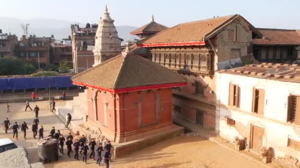 Bhaktapur Kathmandu Nepal Üniforma Eğitimi Almış Silahlı Polis Asker Komünist — Stok video