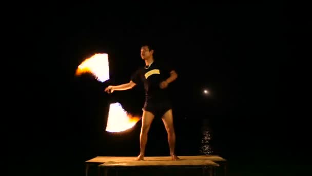 Samui Tailandia Enero 2018 Exposición Incendios Tailandesa Playa Pescadores Ejecución — Vídeos de Stock