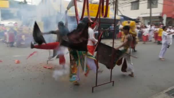 Samui Tailandia Febrero 2018 Adoradores Devotos Chinos Tailandeses Participan Procesión — Vídeo de stock