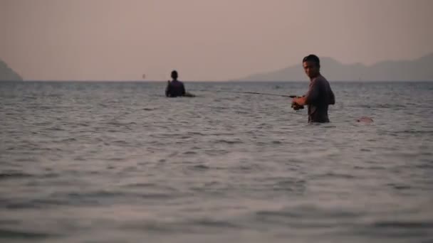 Samui Thailand Iunie 2018 Silueta Pescarilor Acțiune Atunci Când Rotește — Videoclip de stoc
