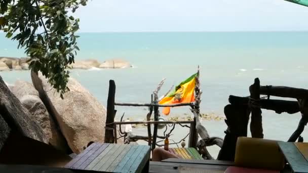 Ontspannende Jamaicaanse Cannabis Rasta Marihuana Reggae Bar Het Tropische Zomerstrand — Stockvideo